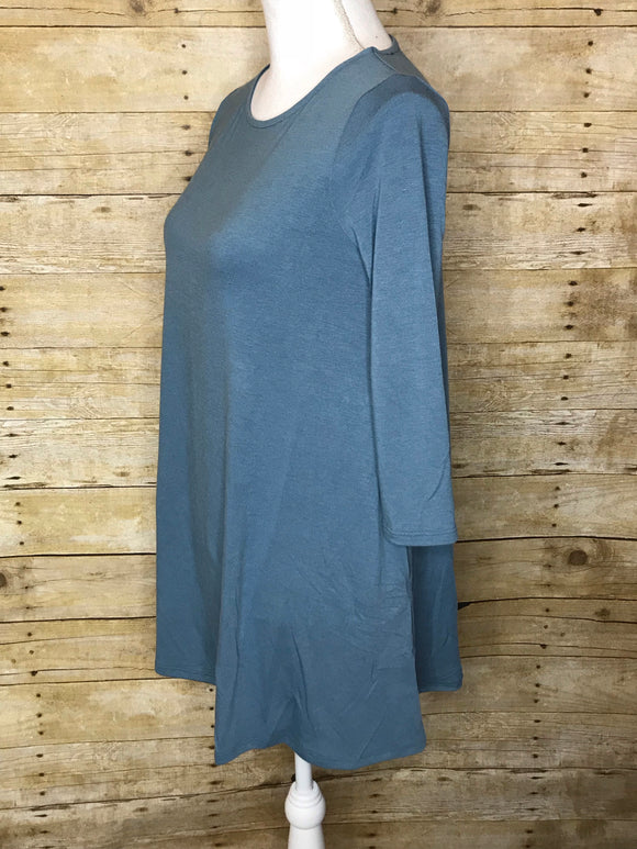 BOAT NECK FLARED TOP WITH SIDE POCKETS - Plus Size - 3/4 Sleeves - Grey