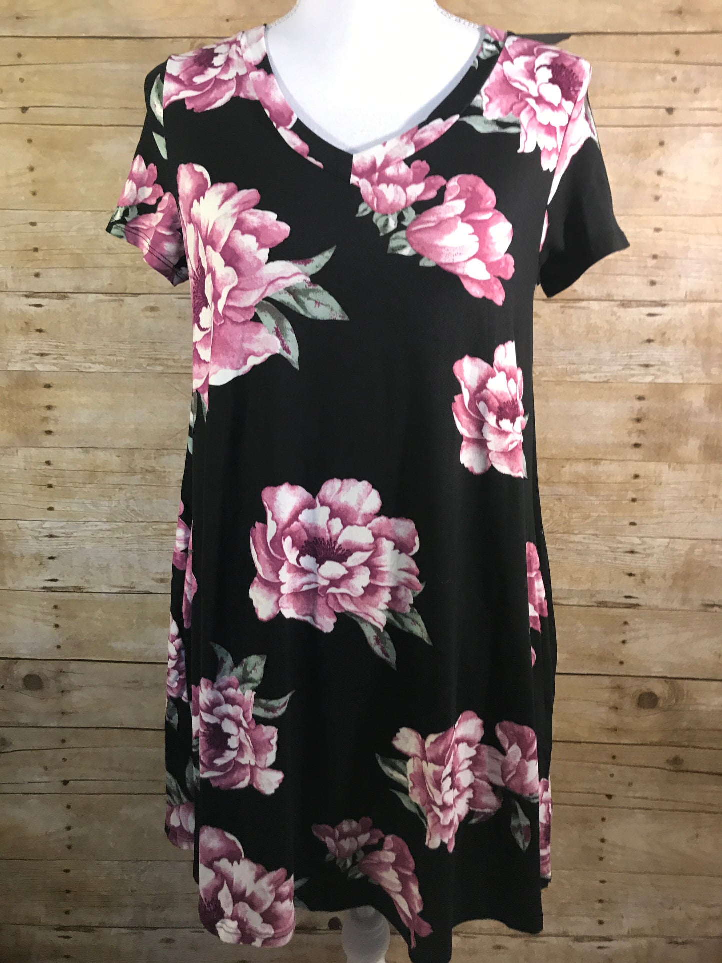 "SALE"  Floral V Neck Swing Dress with pockets