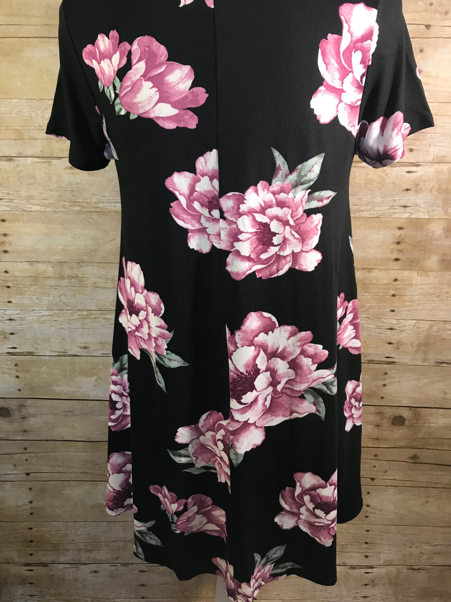 "SALE"  Floral V Neck Swing Dress with pockets